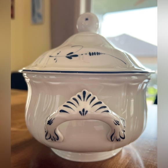 NWT Villeroy & Boch Old Luxembourg Oval soup tureen 84.6 oz. - Picture 13 of 13